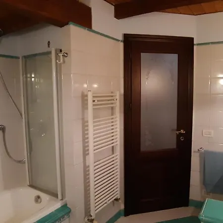 Casa Leuca アパート アルベンガ