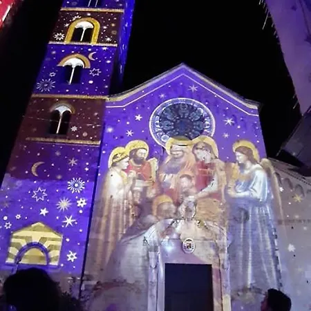 Casa Leuca アパート アルベンガ